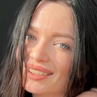 Polina Savina Çıplak