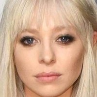 Portia Doubleday Çıplak