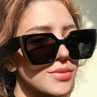 raven.moore_0801 Çıplak