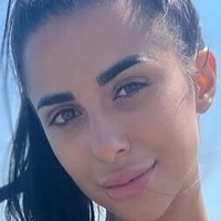 Sara Famurri Çıplak