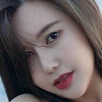 Shen Xinyu Çıplak