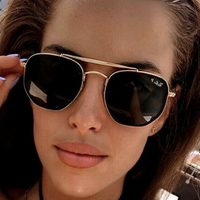 Simona Leskovska Çıplak