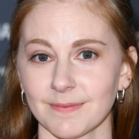 Simone Giertz Çıplak