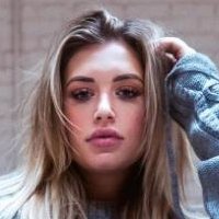 Stassie Karanikolaou Çıplak