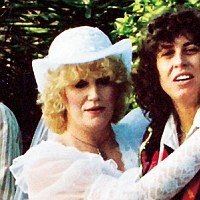 Teda Bracci Çıplak