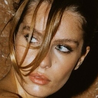 Theopisti Pourliotopoulou Çıplak