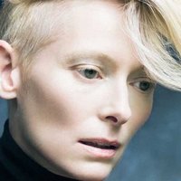 Tilda Swinton Çıplak