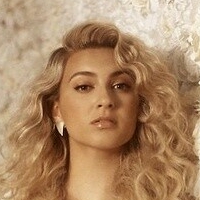 Tori Kelly Çıplak