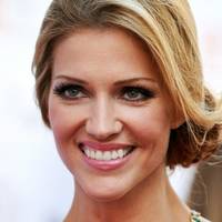 Tricia Helfer Çıplak