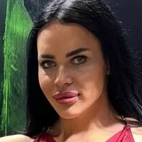 Viktoria Ushakova Çıplak