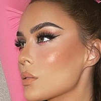 Xhensila Myrtezaj Çıplak