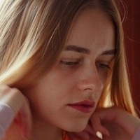 Yana Nahoriak Çıplak