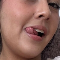 yolivia Çıplak